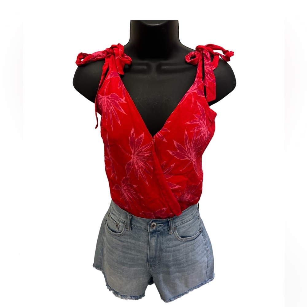 VICI- Dee Elly Flroal Bodysuit